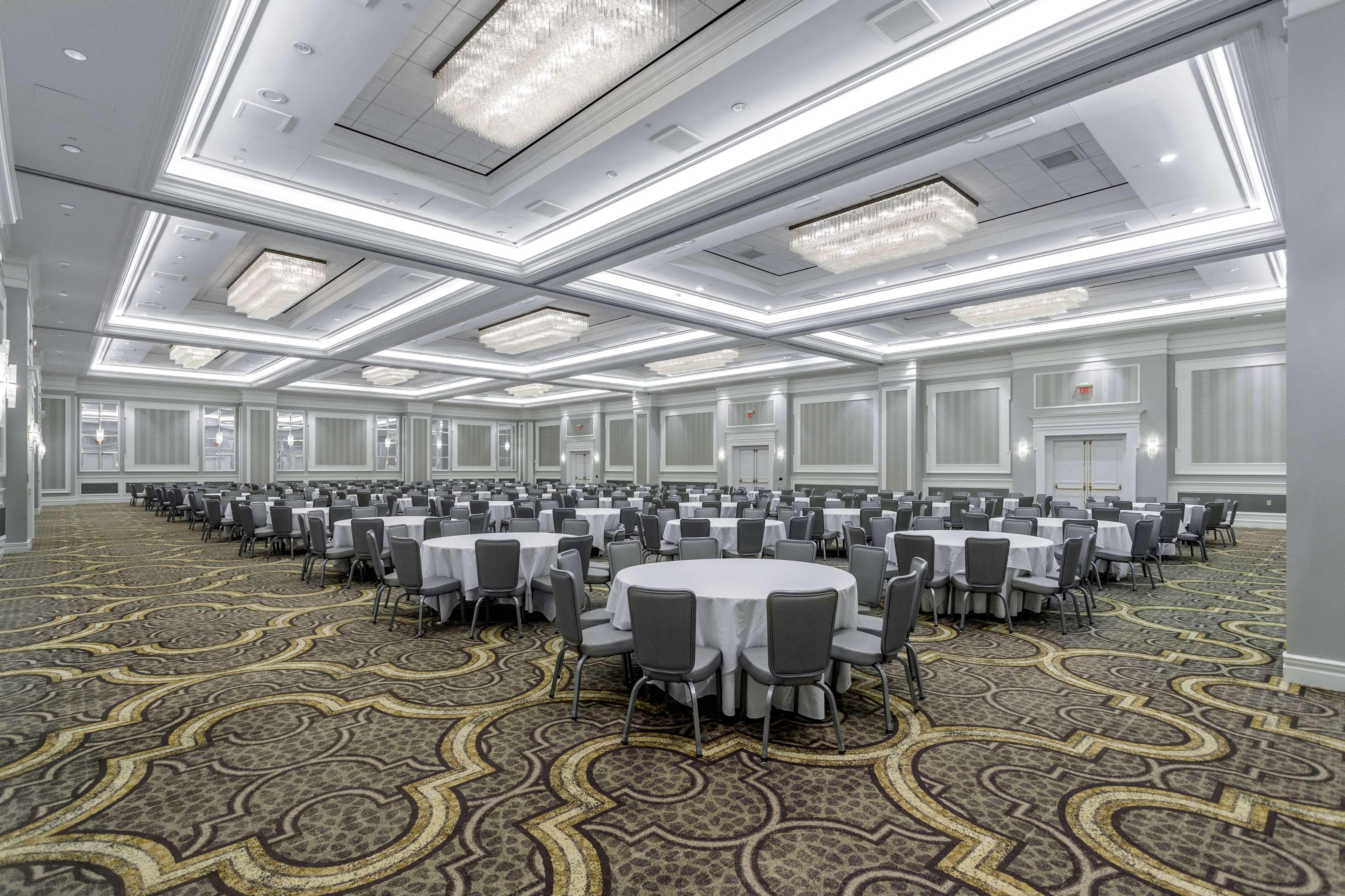 Hilton Columbus At Easton Hotel Exterior photo