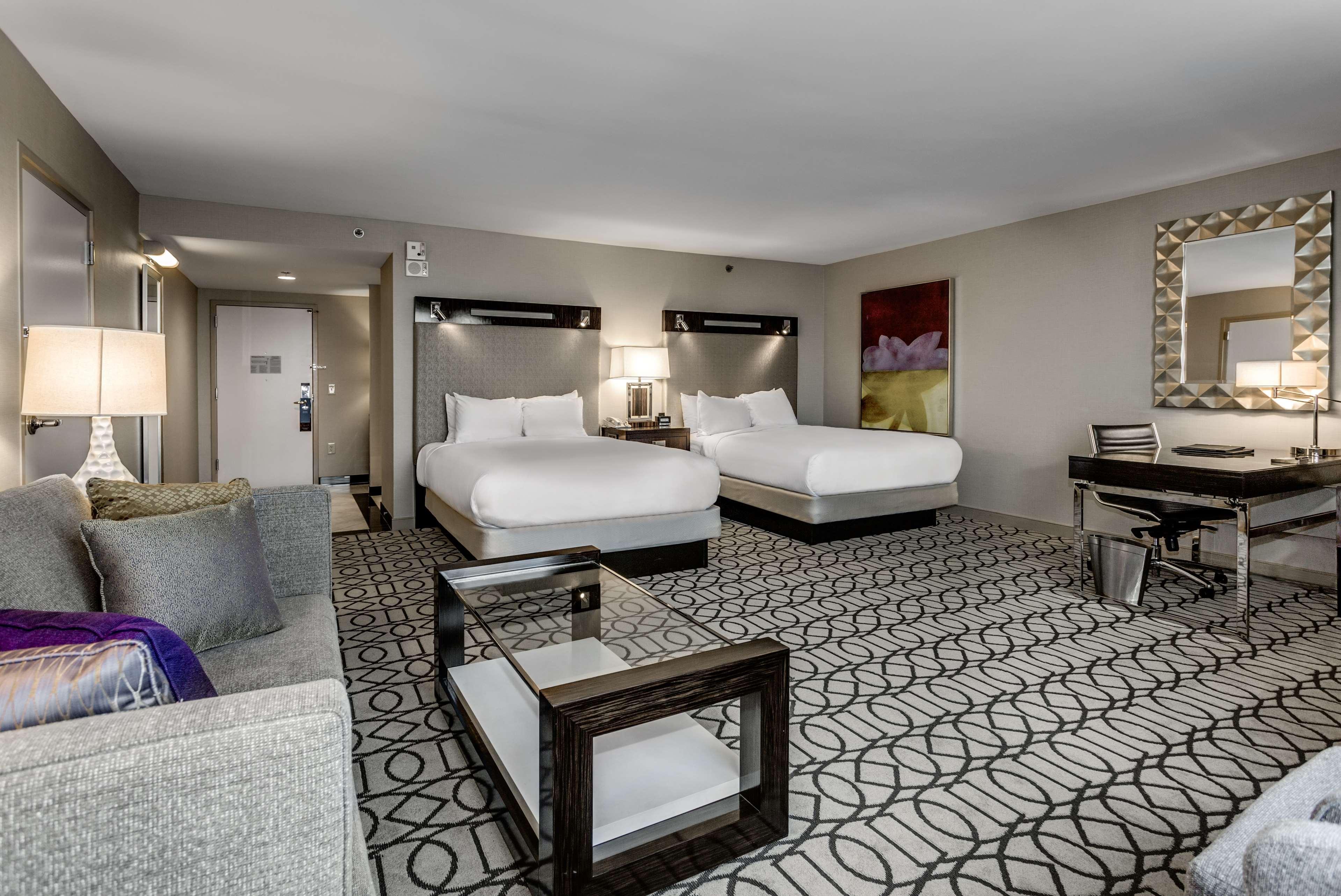 Hilton Columbus At Easton Hotel Exterior photo