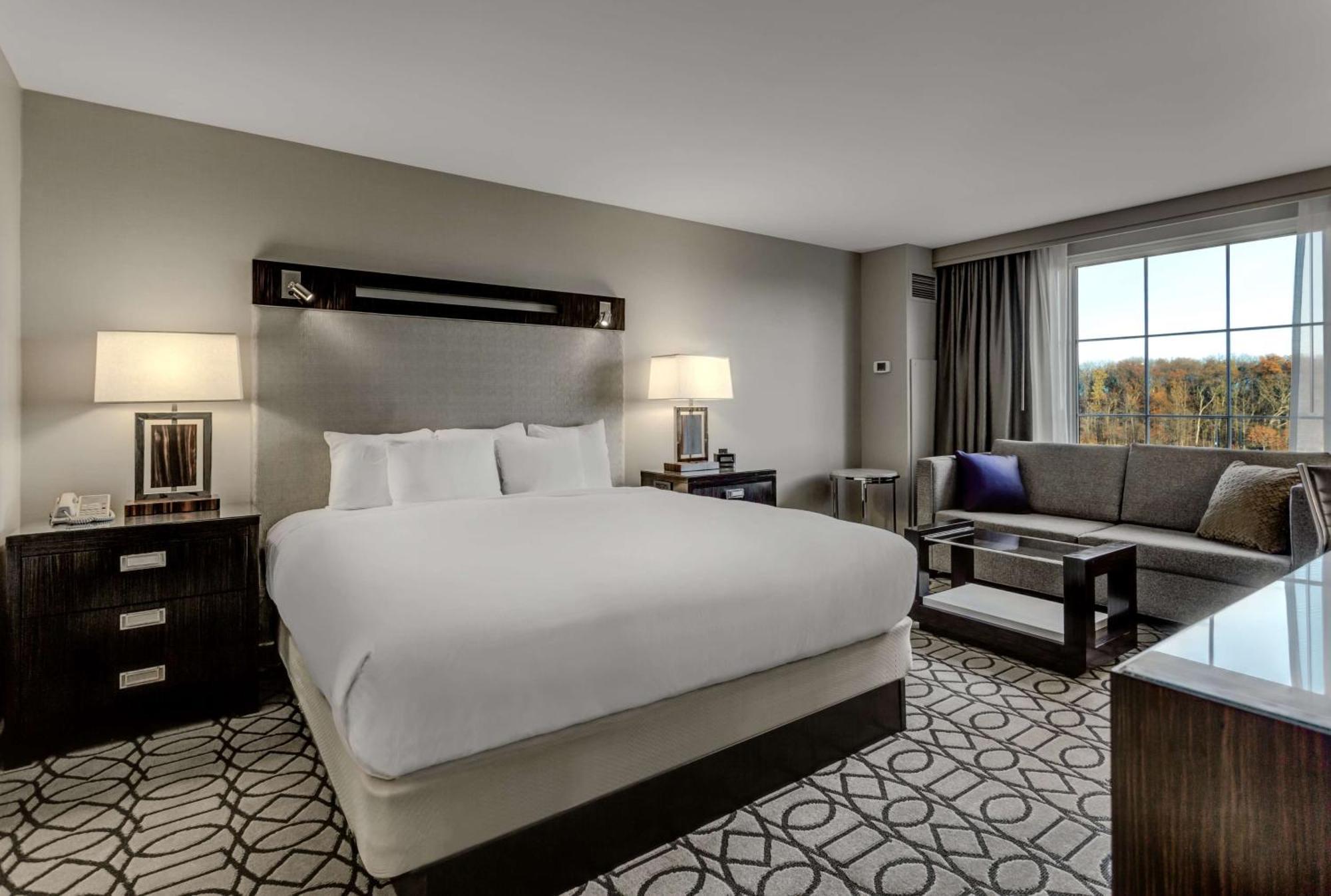 Hilton Columbus At Easton Hotel Exterior photo
